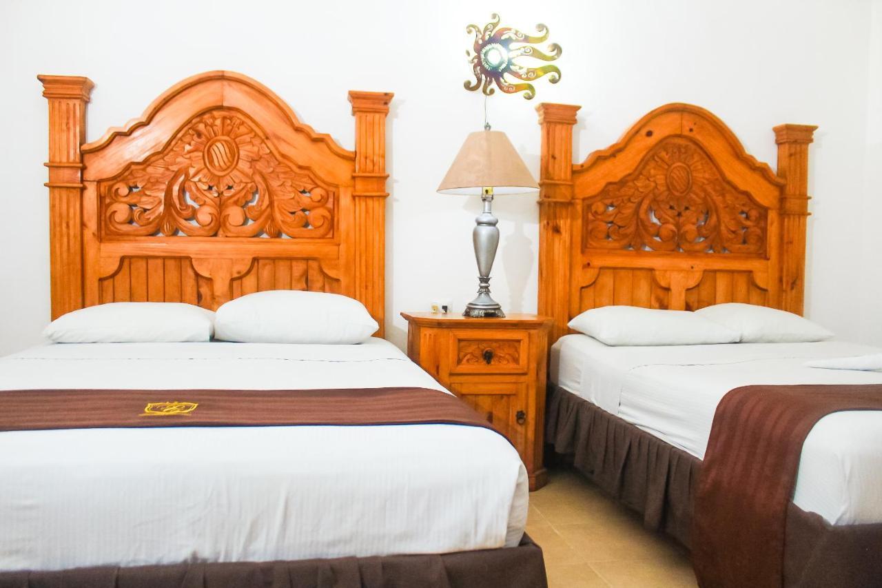 Palacio Canton Hotel - Valladolid Valladolid  Bagian luar foto